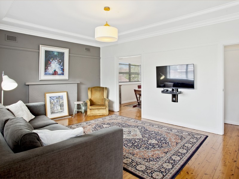 49 Heaslip Street, Coniston NSW 2500