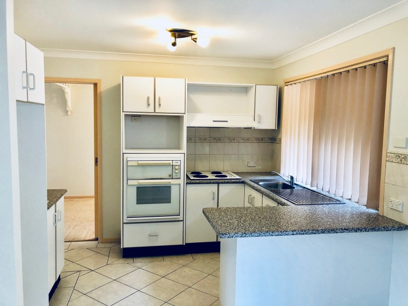 16 Sandalwood Road, Farmborough Heights NSW 2526