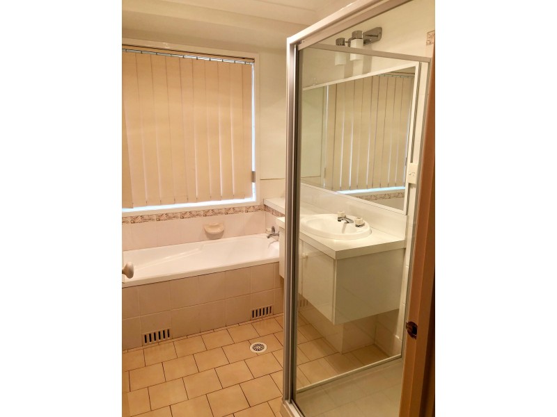 16 Sandalwood Road, Farmborough Heights NSW 2526