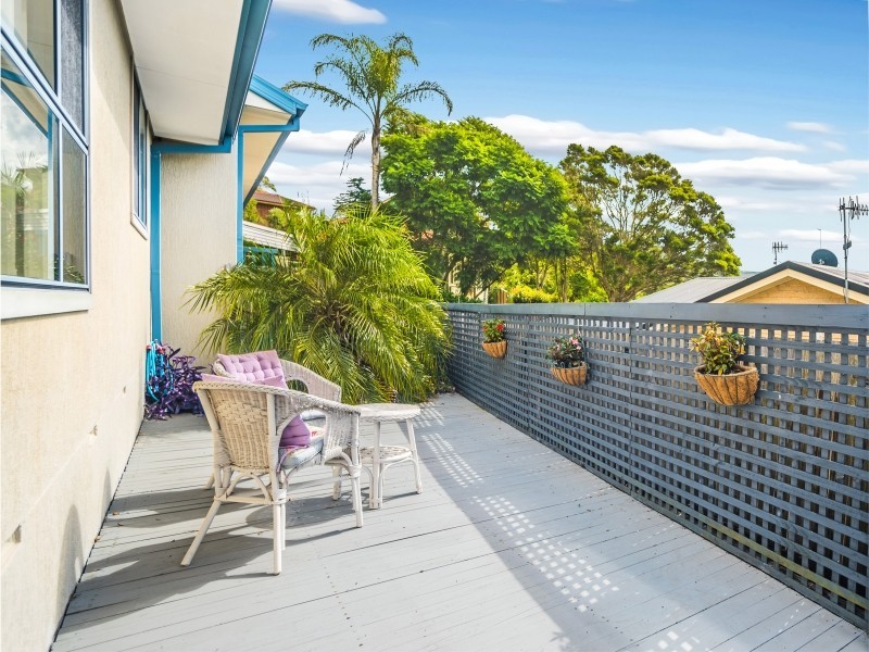 1/14A Binya Place, Farmborough Heights NSW 2526