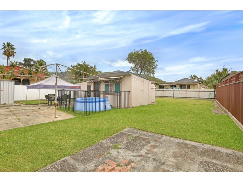 8 Balfour Street, Fairy Meadow NSW 2519