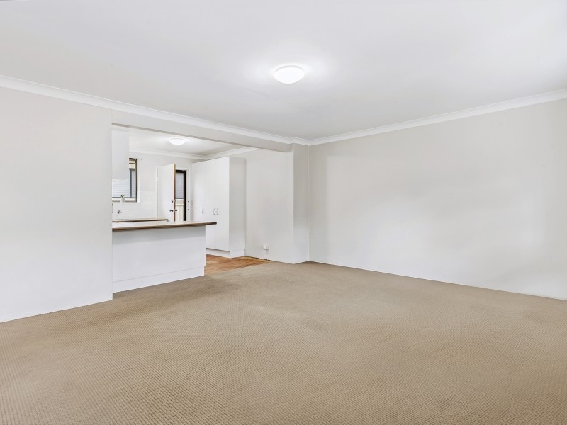 2/4 Werrang Road, Primbee NSW 2502