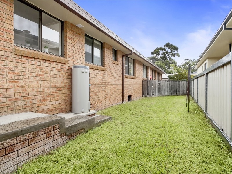 2/4 Werrang Road, Primbee NSW 2502