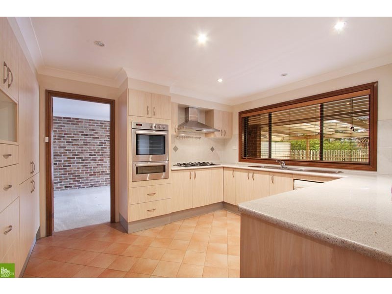 8 Halley Crescent, Woonona NSW 2517