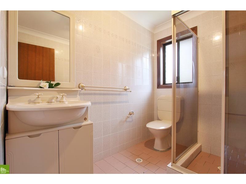 8 Halley Crescent, Woonona NSW 2517