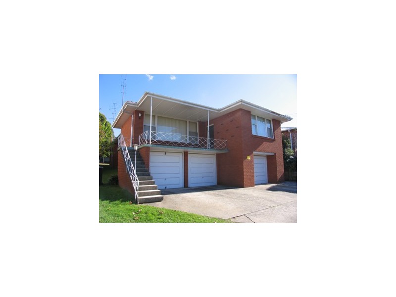 2/20 England Street, West Wollongong NSW 2500