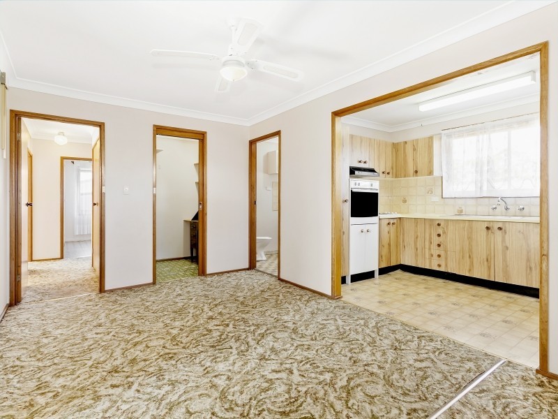 15 Stratford Road, Unanderra NSW 2526