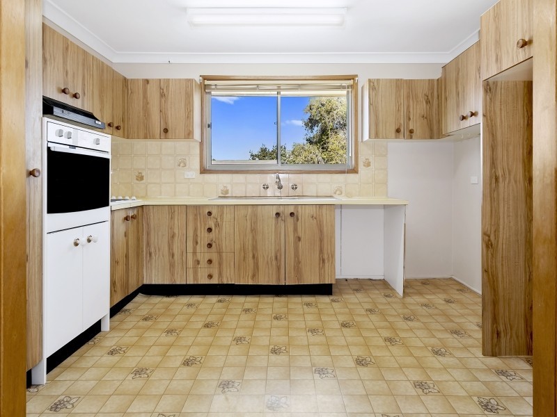 15 Stratford Road, Unanderra NSW 2526