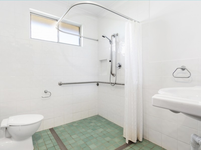 15 Stratford Road, Unanderra NSW 2526