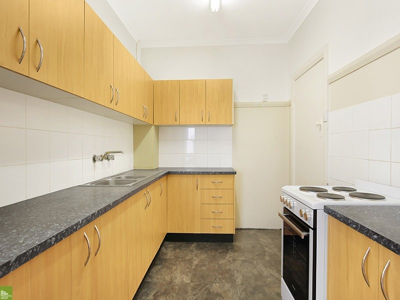 37 McKenzie Avenue, Wollongong NSW 2500