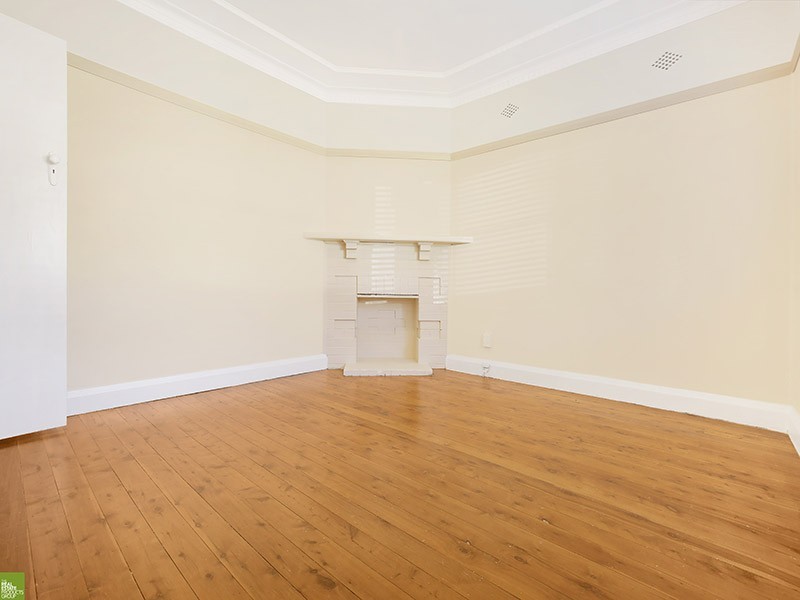 37 McKenzie Avenue, Wollongong NSW 2500