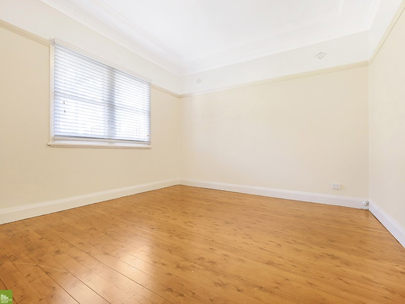 37 McKenzie Avenue, Wollongong NSW 2500