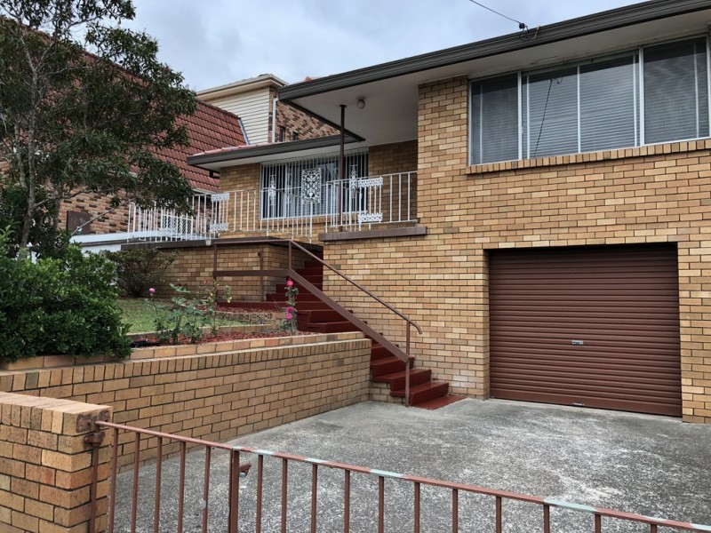 12 Rachel Crescent, Figtree NSW 2525