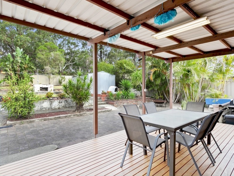 66 Lake Entrance Road, Oak Flats NSW 2529