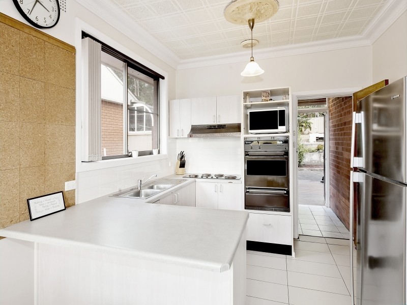 66 Lake Entrance Road, Oak Flats NSW 2529