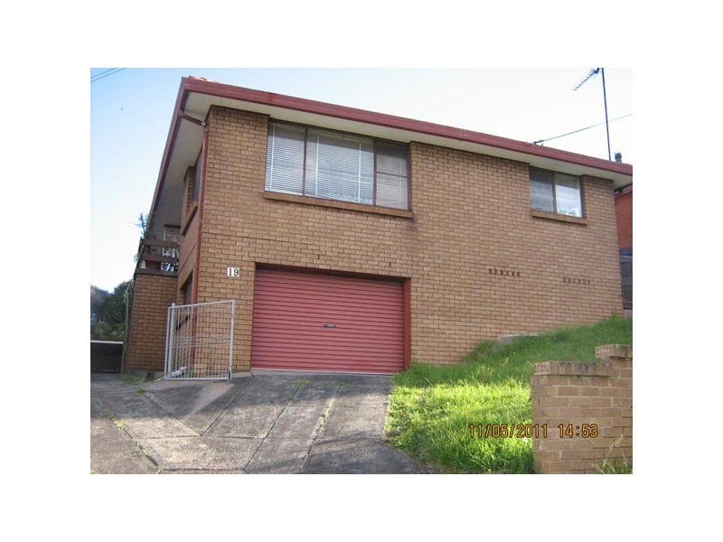 2/19 Katrina Street, Lake Heights NSW 2502