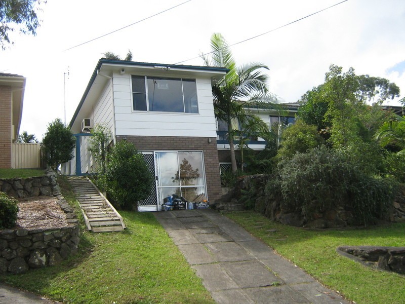 42 Stanley Avenue, Farmborough Heights NSW 2526