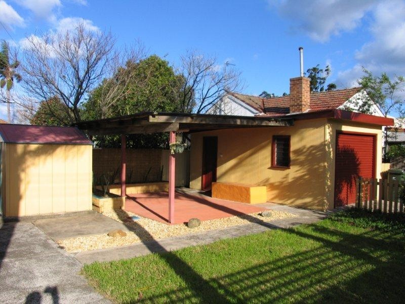 9 Grace Street, Unanderra NSW 2526