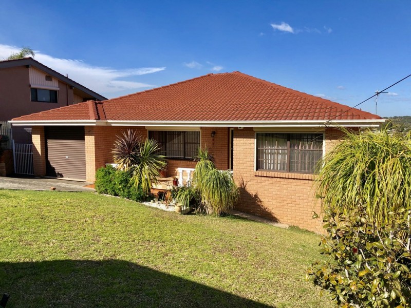 77 Blackman Parade, Unanderra NSW 2526