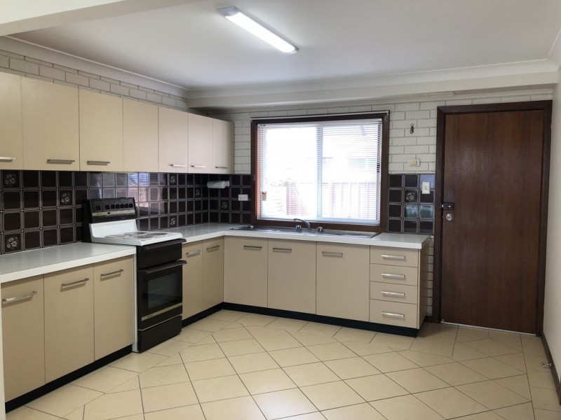 1/52 Peterborough Avenue, Lake Illawarra NSW 2528