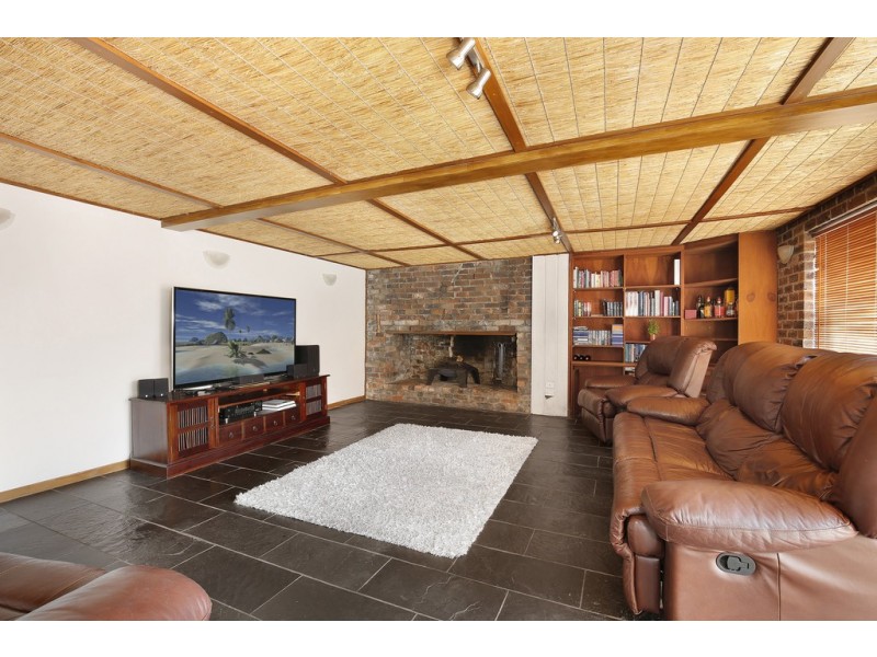 8 Wonson Avenue, Coniston NSW 2500