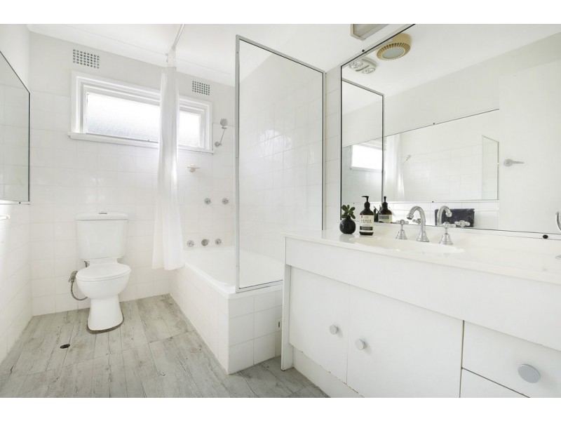 8 Wonson Avenue, Coniston NSW 2500