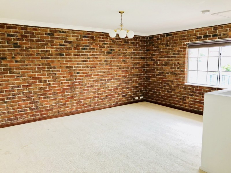 2/4 Ryan Lane, Figtree NSW 2525