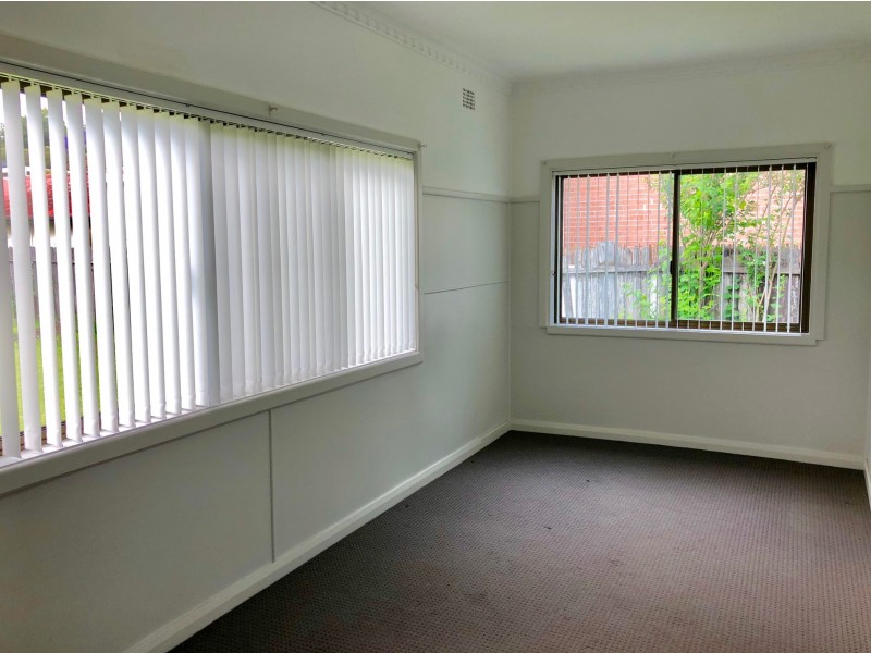 16 John Street, Mount Saint Thomas NSW 2500
