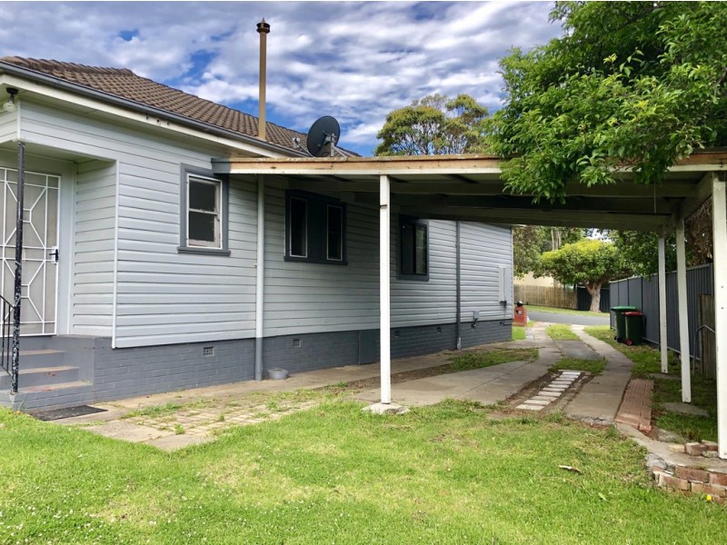 16 John Street, Mount Saint Thomas NSW 2500