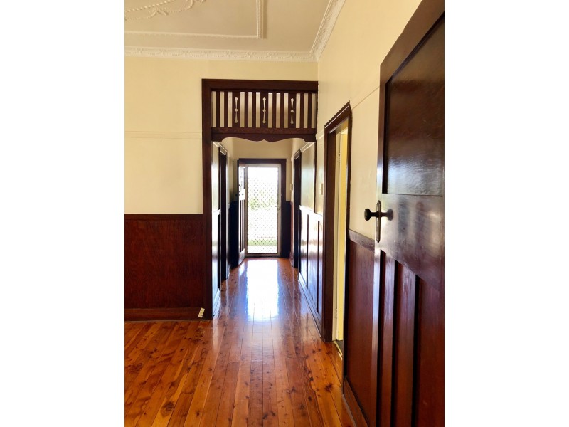 6 Woodlawn Avenue, Mangerton NSW 2500