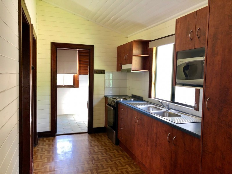 6 Woodlawn Avenue, Mangerton NSW 2500