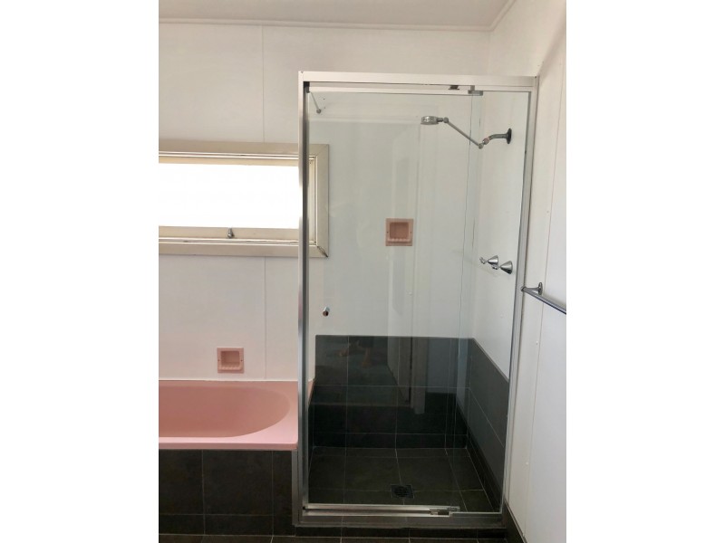 6 Woodlawn Avenue, Mangerton NSW 2500