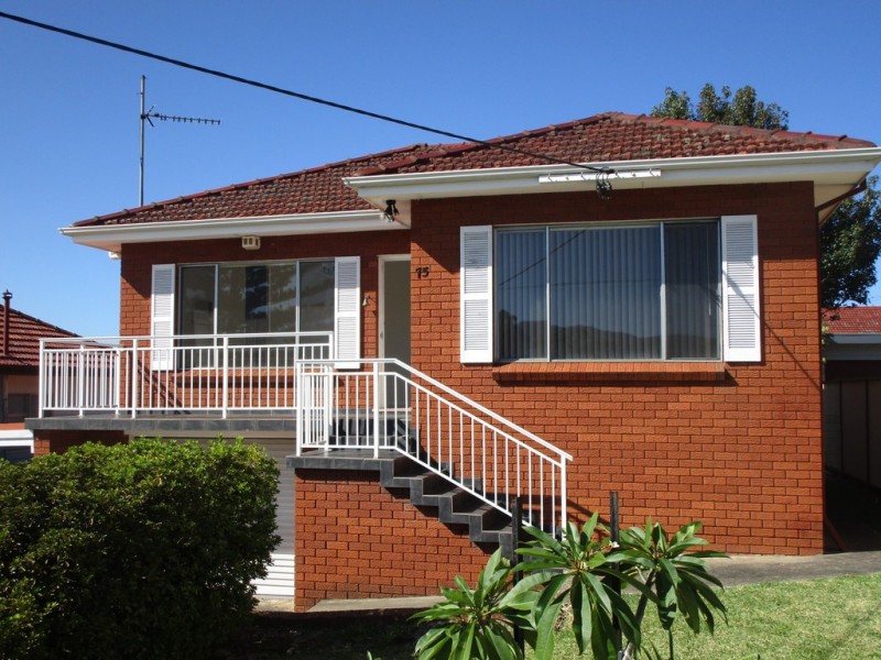 75 Cummins Street, Unanderra NSW 2526