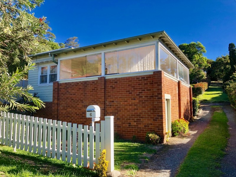 6 McKenzie Avenue, Wollongong NSW 2500