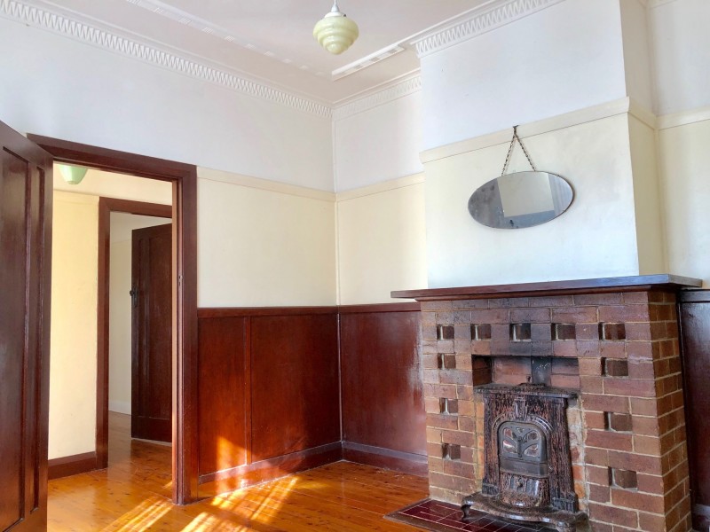 6 McKenzie Avenue, Wollongong NSW 2500