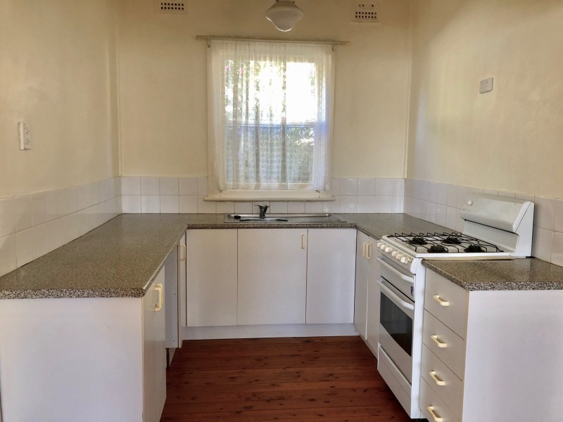 6 McKenzie Avenue, Wollongong NSW 2500