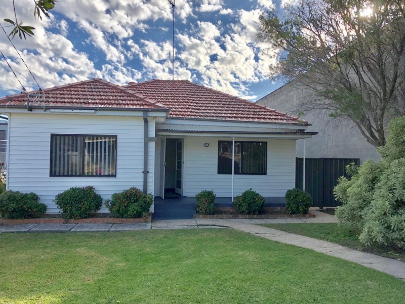 8 McGrath Street, Fairy Meadow NSW 2519