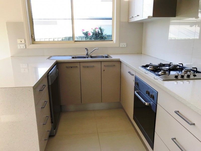 2/1 William Avenue, Warilla NSW 2528