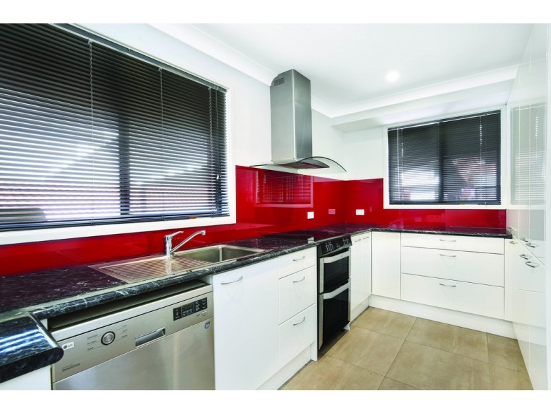 11 Telopea Place, Cordeaux Heights NSW 2526
