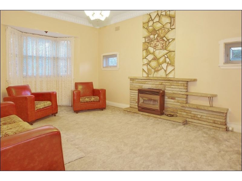 46 Woodlawn Avenue, Mangerton NSW 2500