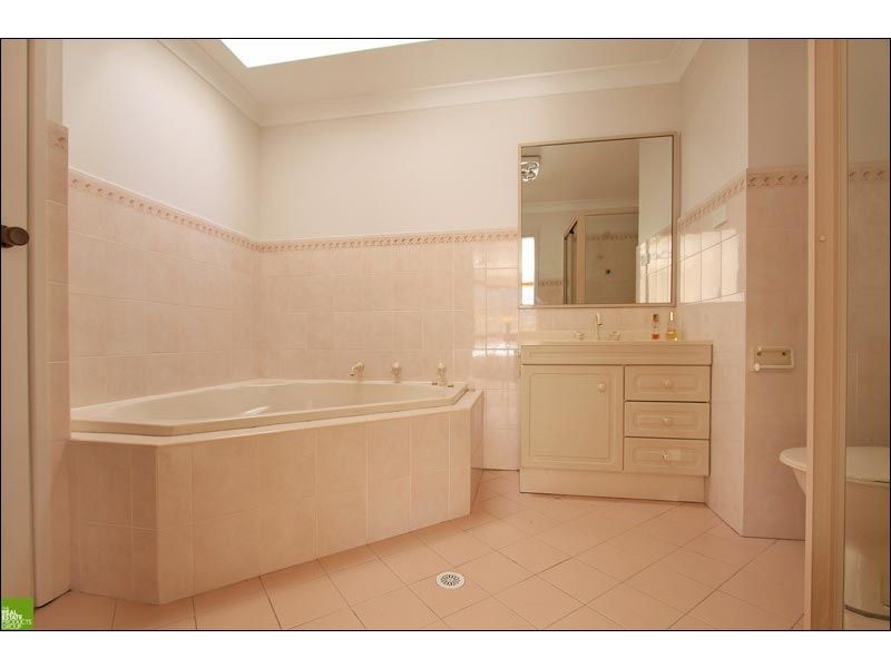 7 Baker Crescent, Figtree NSW 2525