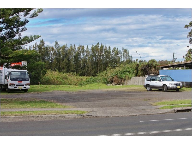 320-324 Princes Highway, Corrimal NSW 2518