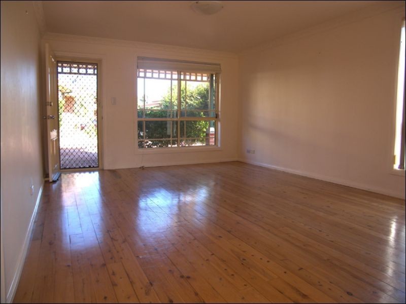 2/9 Platypus Close, Figtree NSW 2525