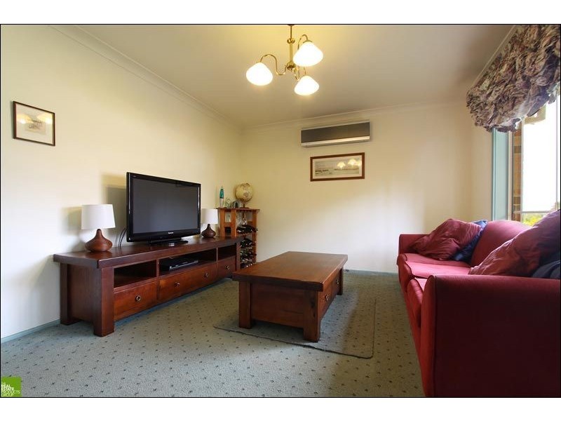 8 Telopea Place, Cordeaux Heights NSW 2526