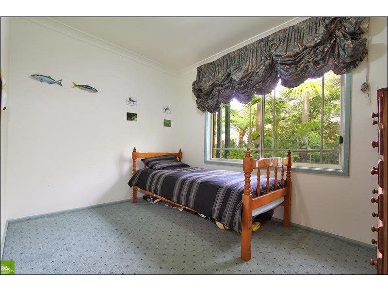 8 Telopea Place, Cordeaux Heights NSW 2526