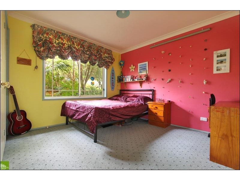8 Telopea Place, Cordeaux Heights NSW 2526
