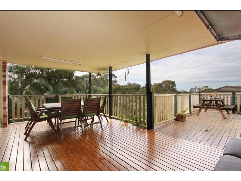 8 Telopea Place, Cordeaux Heights NSW 2526