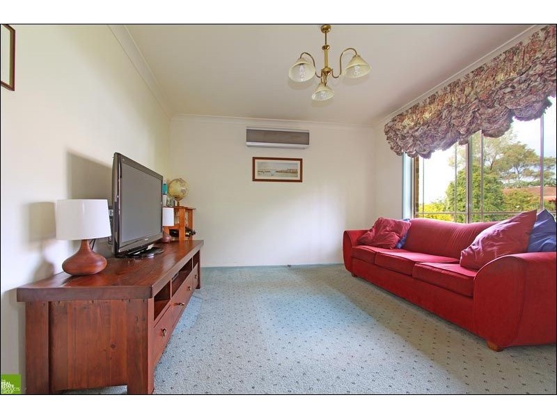 8 Telopea Place, Cordeaux Heights NSW 2526
