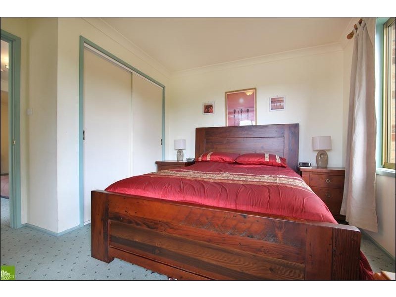8 Telopea Place, Cordeaux Heights NSW 2526