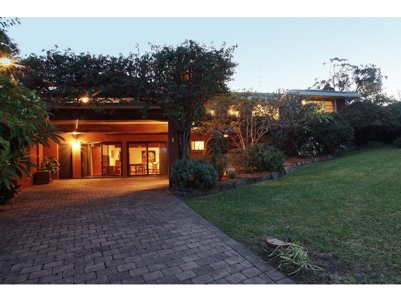 1 President Place, Mount Ousley NSW 2519